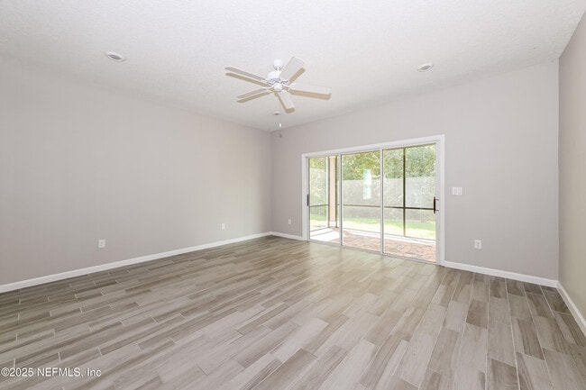 Foto del edificio - 16179 Alison Creek Dr