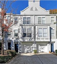 Building Photo - 1178 Village Ct SE