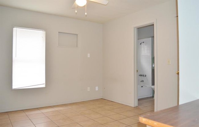 Building Photo - 2108 SW 51st St