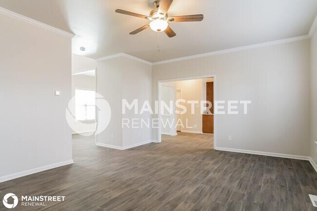 Building Photo - 137 Majestic Oak Dr