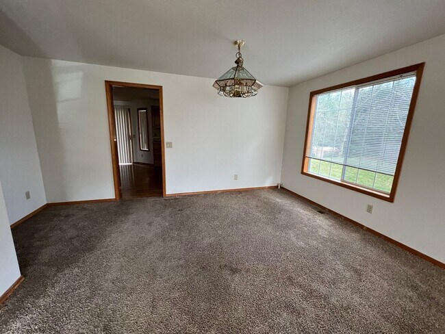 Building Photo - 16040 NW Edward Court ~ MOVE IN SPECIAL!! ...