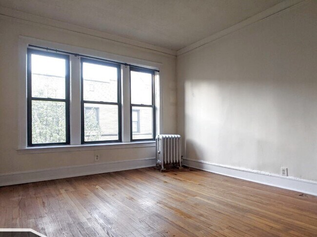 Foto del edificio - 2332 N Spaulding Ave
