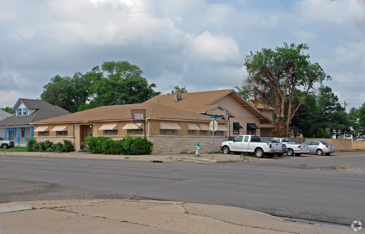 Primary Photo - 715 Columbia St