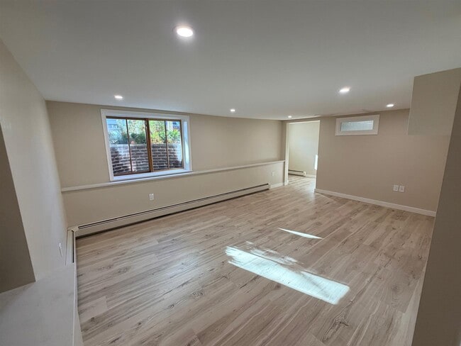 Building Photo - 261 Mount Auburn St