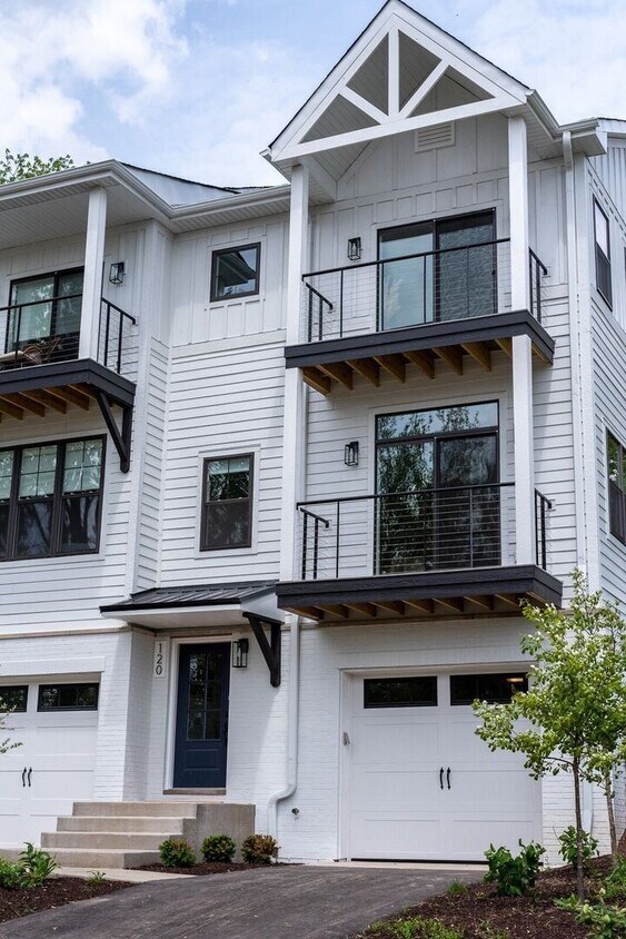 Foto del edificio - Fontana Contemporary Furnished Townhome Av...