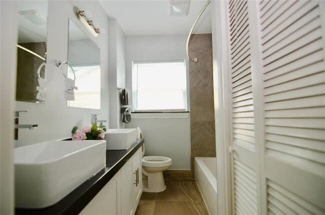 Foto del edificio - 3859 Arbor St