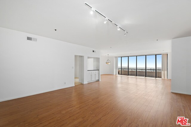 Primary Photo - 10660 Wilshire Blvd