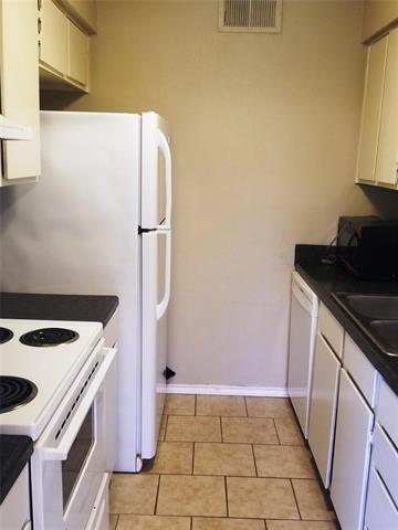 Foto del edificio - 1700 Justin Lyn St