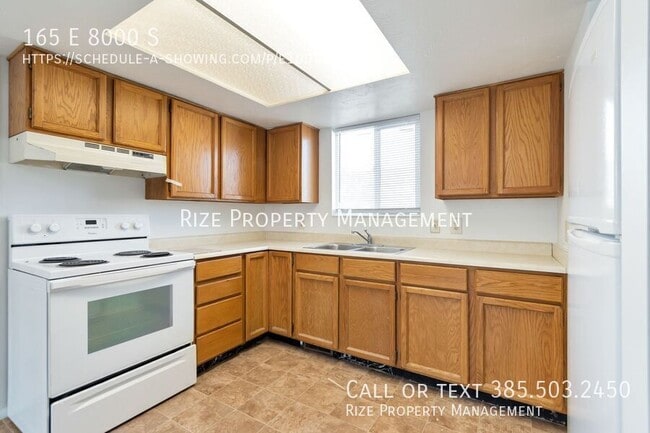 Building Photo - 165 E 8000 S