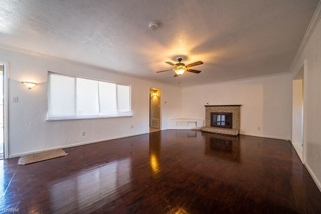 Building Photo - 4 br, 2 bath House - 1927 N Douty St