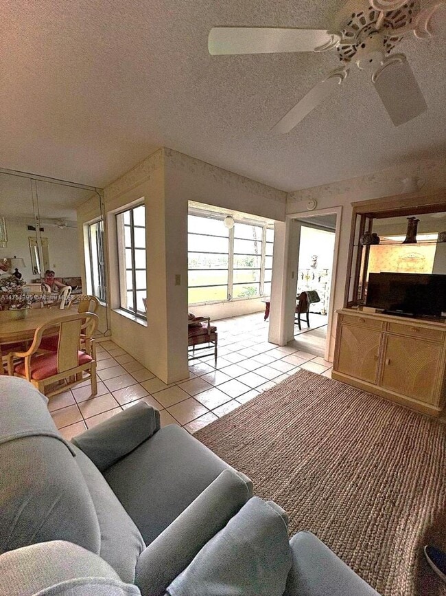 Building Photo - 3655 Boca Ciega Dr