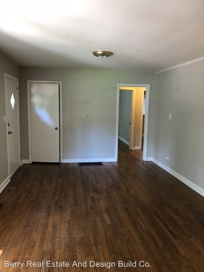 Building Photo - 3 br, 1 bath House - 903 Valley Brook Road