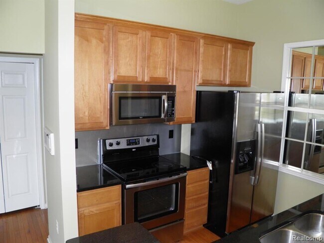 Building Photo - 39775 Rockcrest Cir