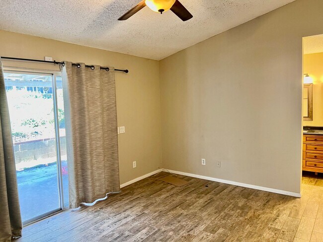Building Photo - Nice Single Story Home