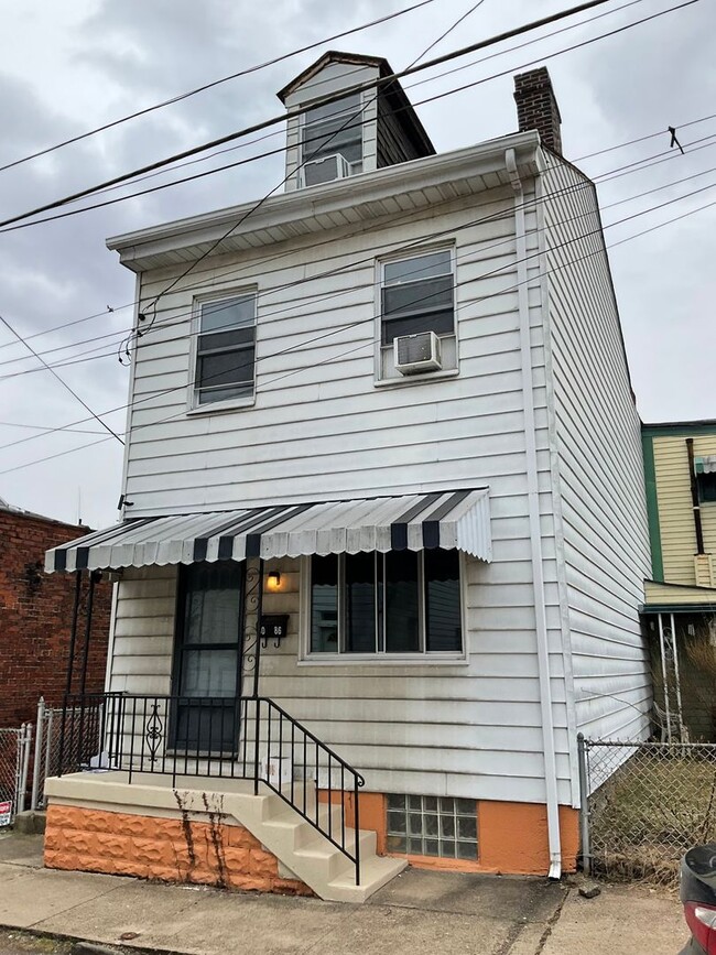 Building Photo - Vibrant 3-Bedroom 2 bath Home in Garfield.