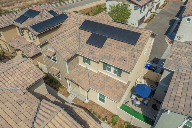 Foto del edificio - 17047 Zion Dr