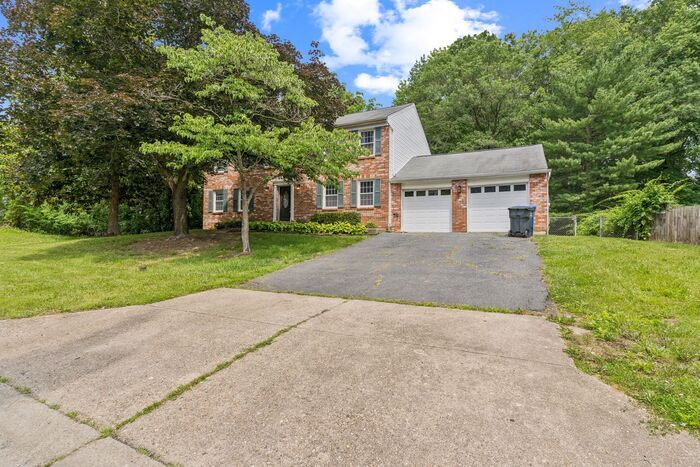 Primary Photo - 2004 Rosewood Dr