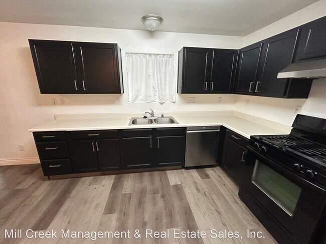 Building Photo - 4 br, 2.5 bath House - 4448 W Rialto