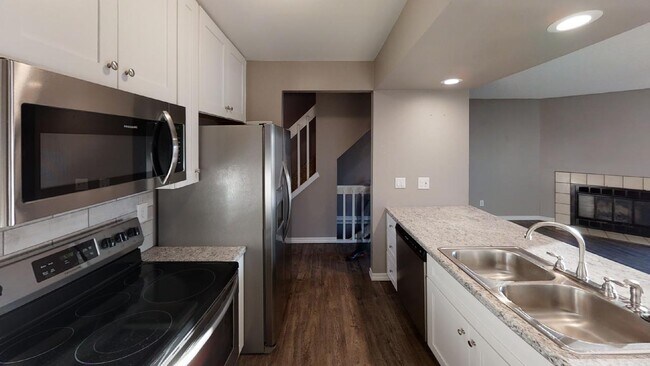 Foto del edificio - 2309 Lexington Village Ln