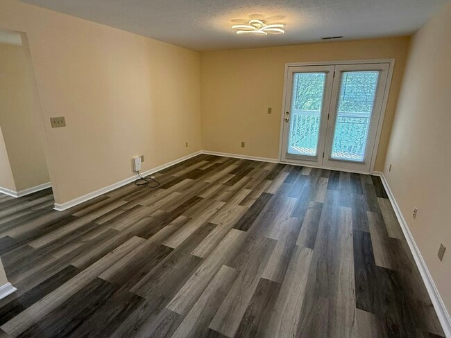 Foto del edificio - 10136 Carnation Ct