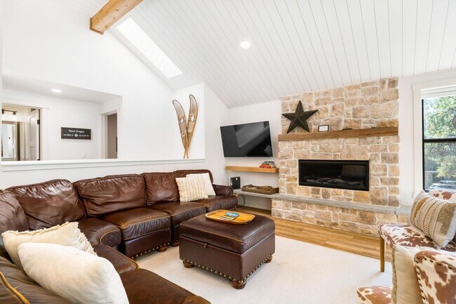 Foto del edificio - #11 Deer Lane, Sunriver OR 97707 - Long Te...