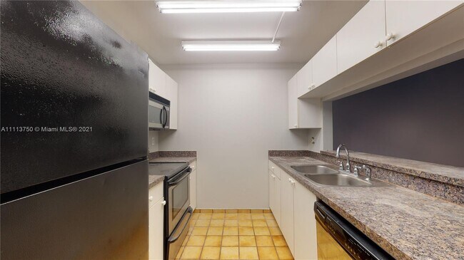 Building Photo - 5110 Elmhurst Rd