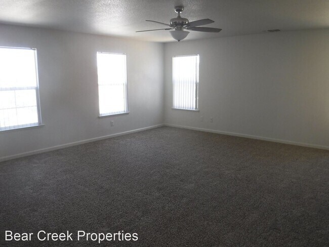 Building Photo - 3 br, 2.5 bath House - 256 Mono Lake Ave