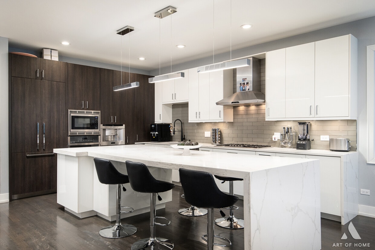 Photo - 1465 W Erie St (Chicago, IL)