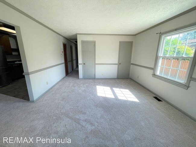 Building Photo - 3 br, 3 bath House - 154 Melville Dr