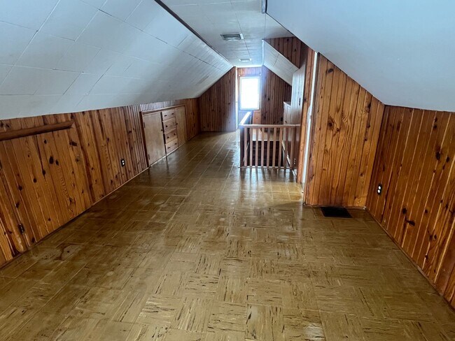 Foto del edificio - **COMING SOON** 3 bedrooms 1.5 bathrooms