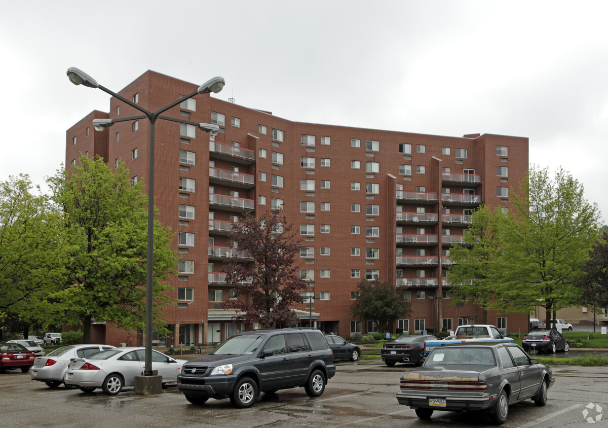 Primary Photo - Honus Wagner Apartments