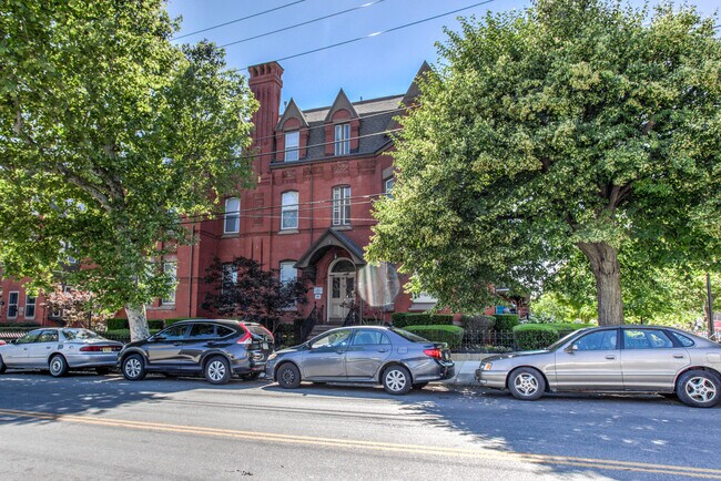 Foto del edificio - Campus Apartments