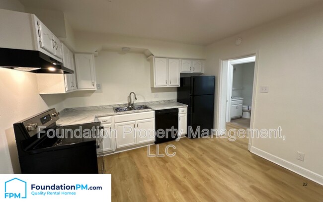 Foto del edificio - 1736 South Parkway East