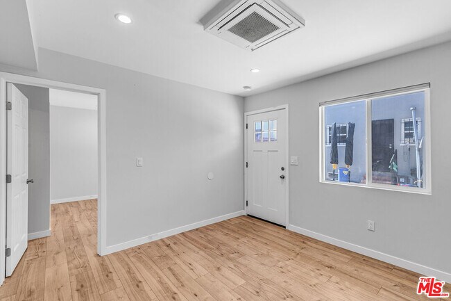 Building Photo - 6744 Arlington Ave