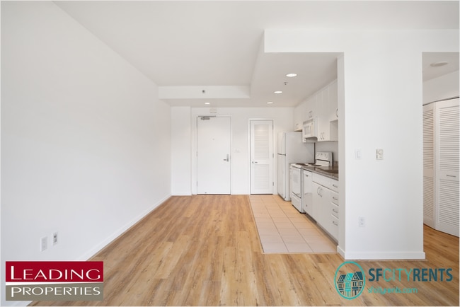 Building Photo - The Beacon: Jr 1 Bed w/ Parking Included, W/D in unit, Pool, Hot Tub, Shared Roof Deck, Dog Park,...