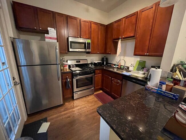 Foto del edificio - 1624 N LaSalle Dr