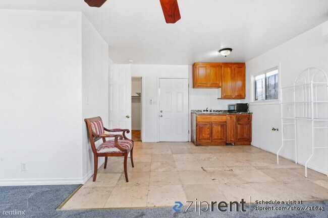 Building Photo - Studio, 1 bath House - 1100 1/2 S New Hamp...
