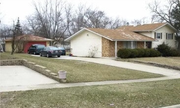 Building Photo - 1440 Gentry Rd