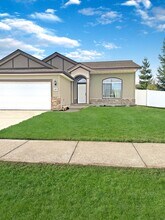 Building Photo - 3807 Pandion Dr
