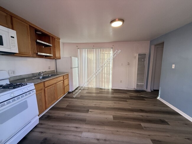 Photo - 943 53rd St Apartment