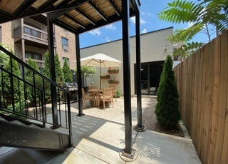 Building Photo - 2653 N Wilton Ave