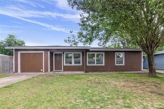 Building Photo - 3018 Vance