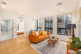 Building Photo - 9 Burney St