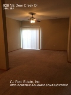 Building Photo - 926 NE Deer Creek Dr