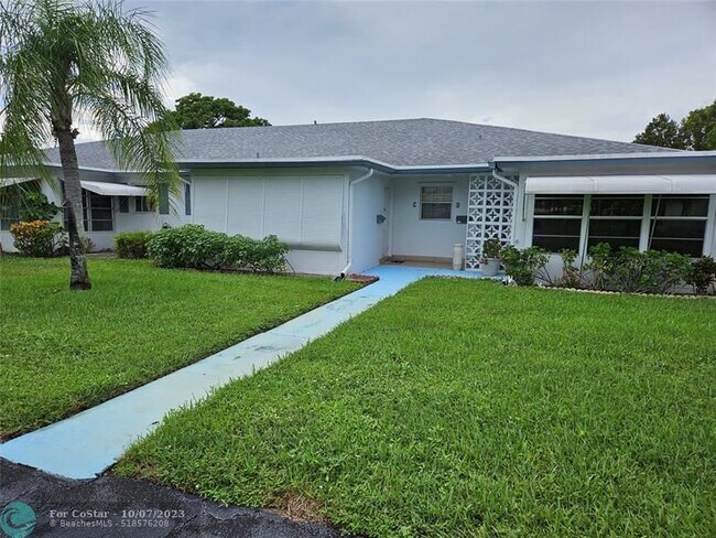 Building Photo - 1145 South Dr