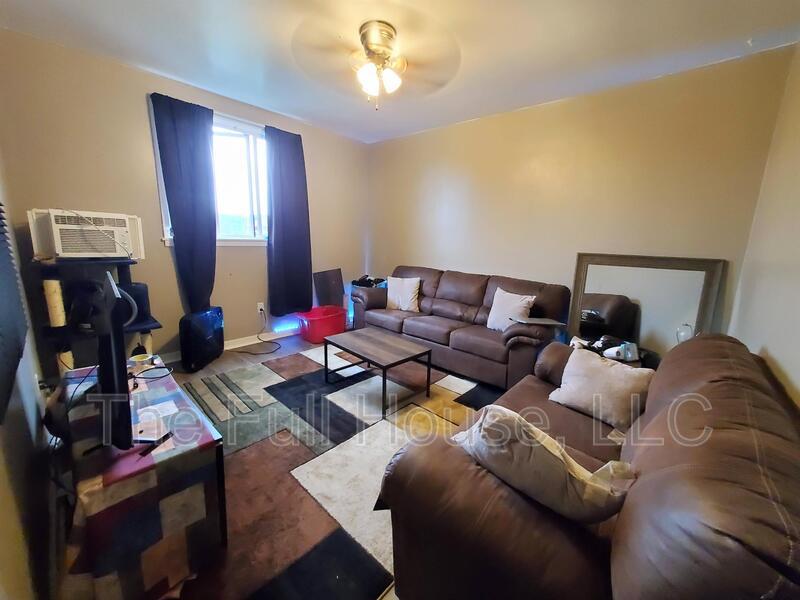 118 Sefts Ave, Tarentum, PA 15084 Condo for Rent in Tarentum, PA