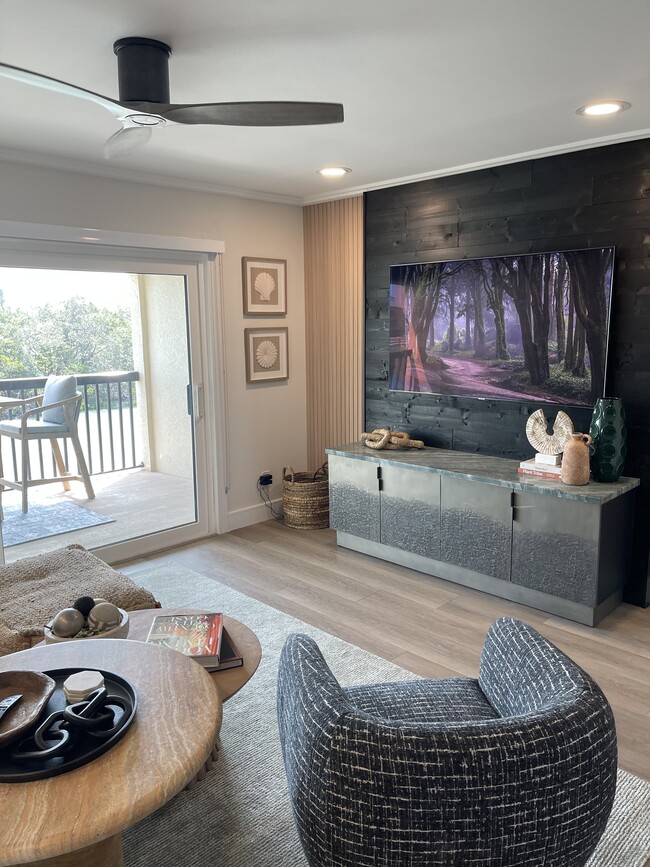 Building Photo - 3111 Pass a Grille Way