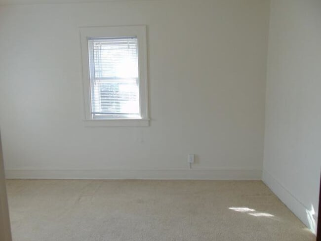 Building Photo - 253 Wilcox St