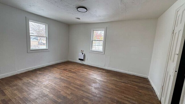 Foto del edificio - 519 W 2nd St