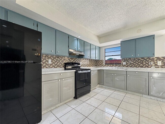 Foto del edificio - 8103 SW 24th St